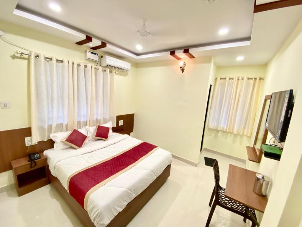 Prabhuvihar Residency Hotel Porvorim Exterior photo
